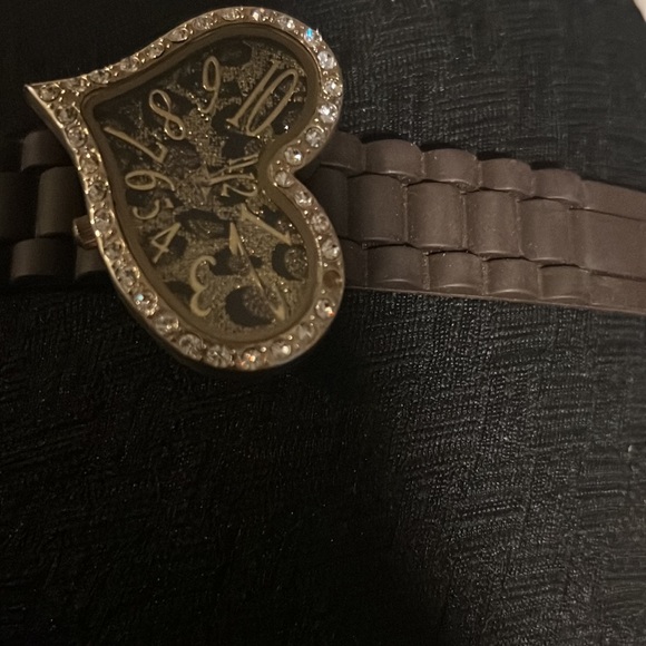 Barely wore. Little gem is missing - Picture 3 of 3